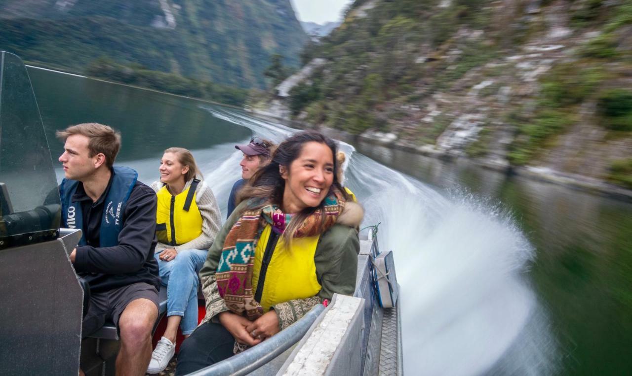 Milford Sound Overnight Cruise - Fiordland Discovery ภายนอก รูปภาพ